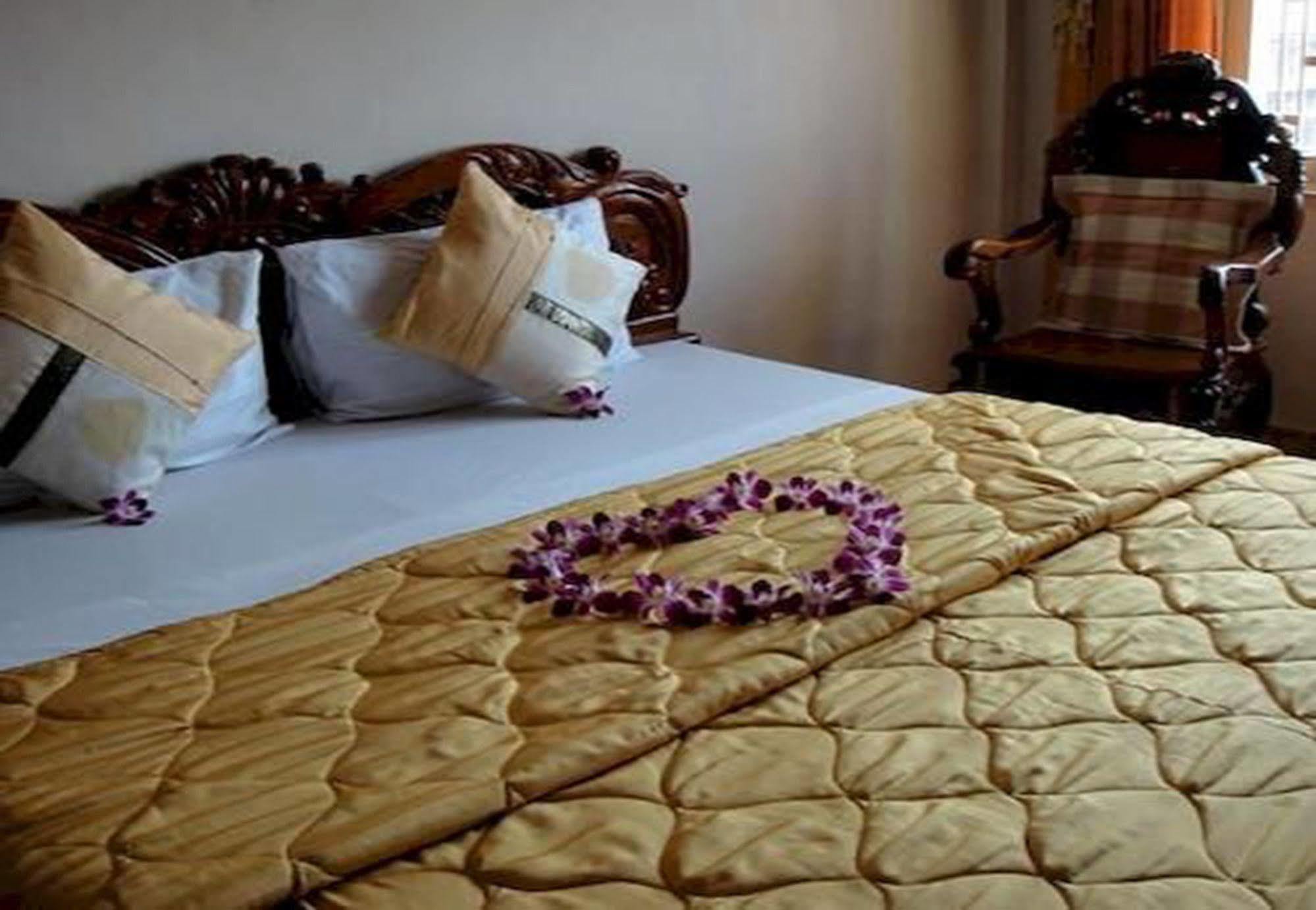 Asia Hotel Battambang Exteriör bild