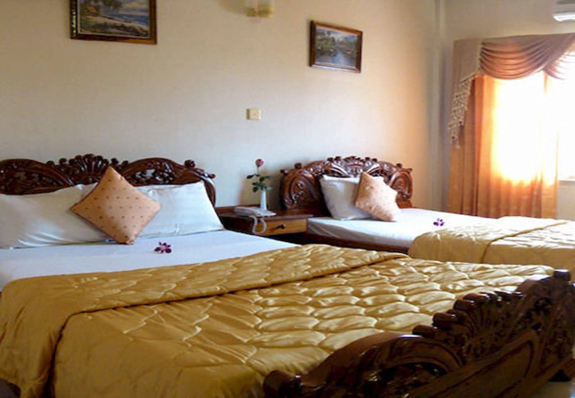 Asia Hotel Battambang Exteriör bild